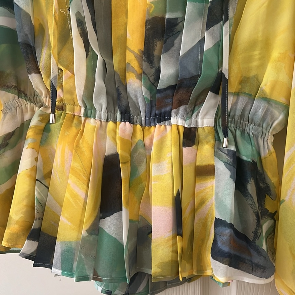 Yellow Blouse - Picture 2 of 7